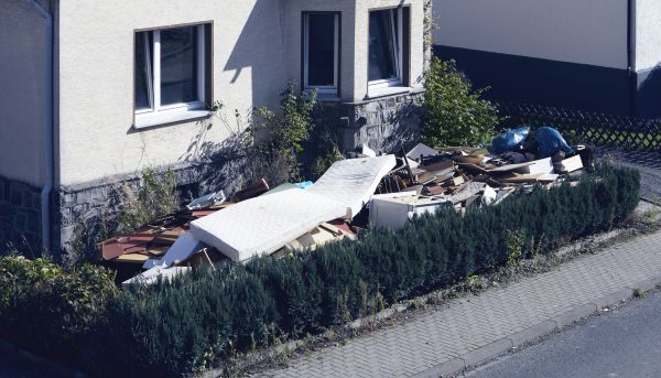 Yard Junk Removal in Cabot